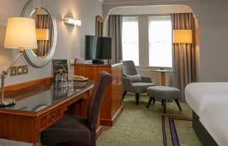 Carousel Desktop Twin 03